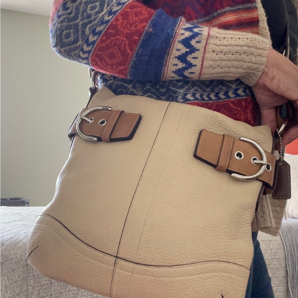 COACH crossbody/shoulder bag - Picture 7 of 9